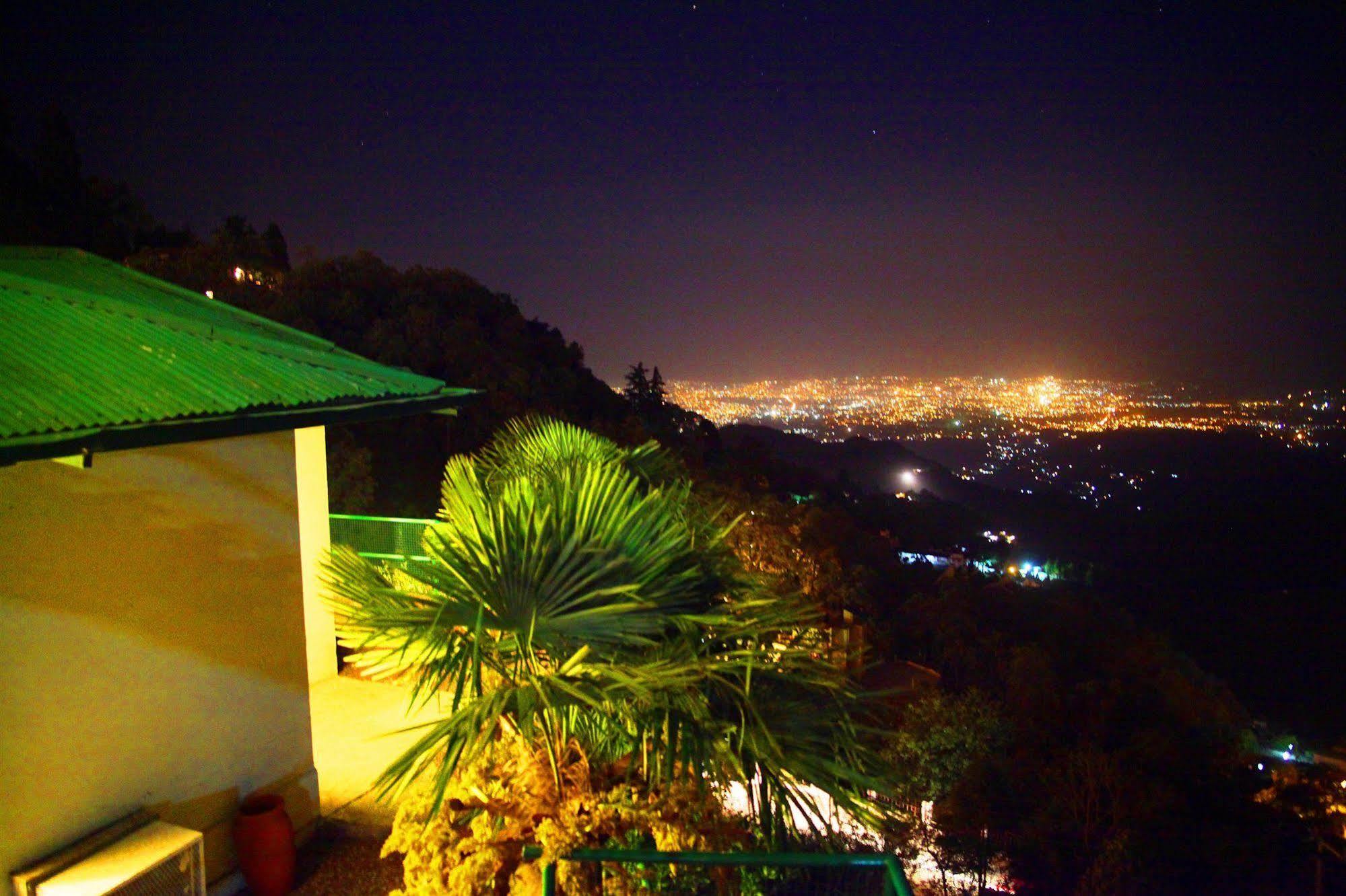 Country Inn Masuri Exterior foto